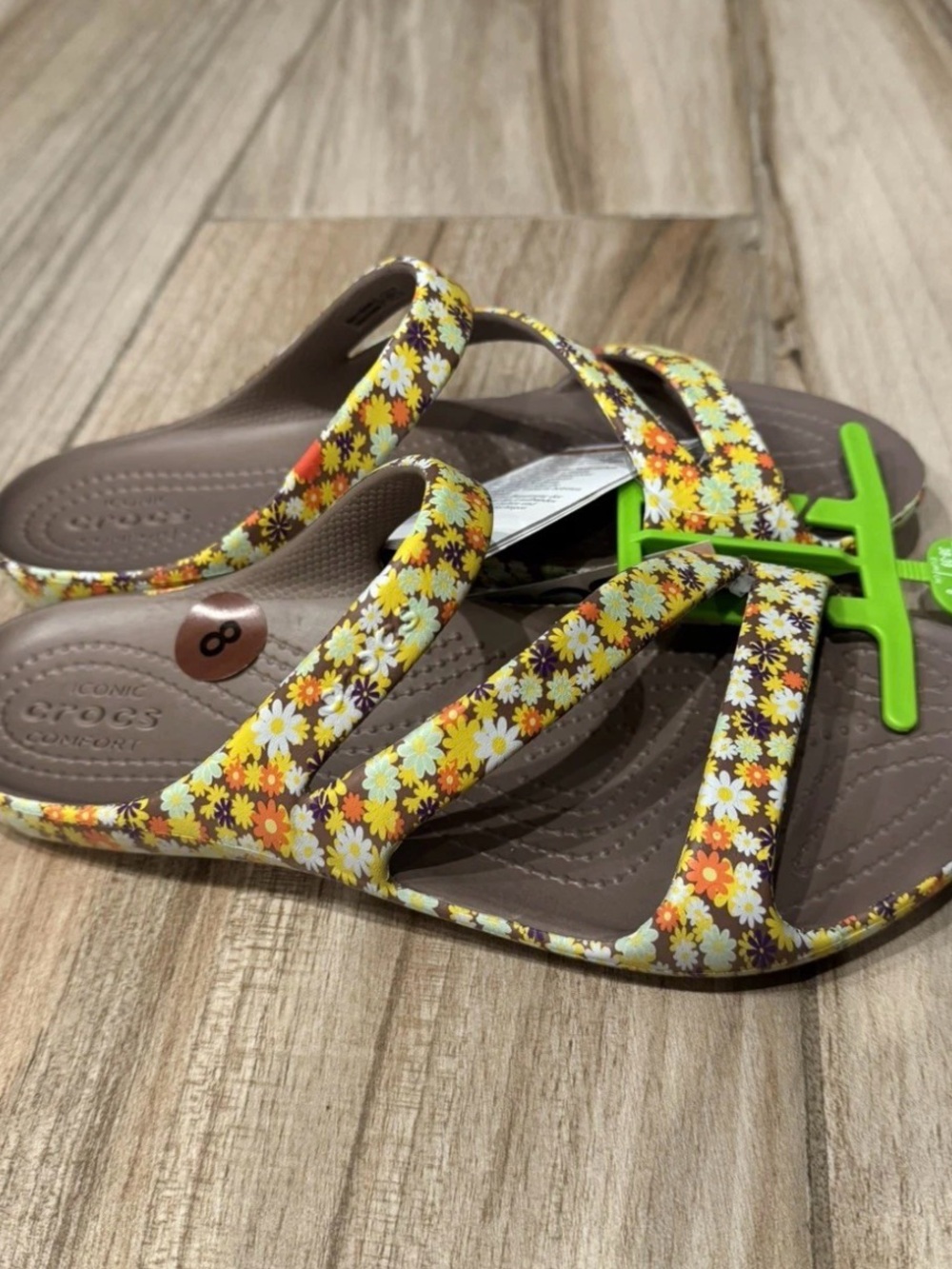 WOMEN'S CROCS KADEE II TRUFFLE/RETRO FLORAL SANDALS 8 - Picture 3 of 9